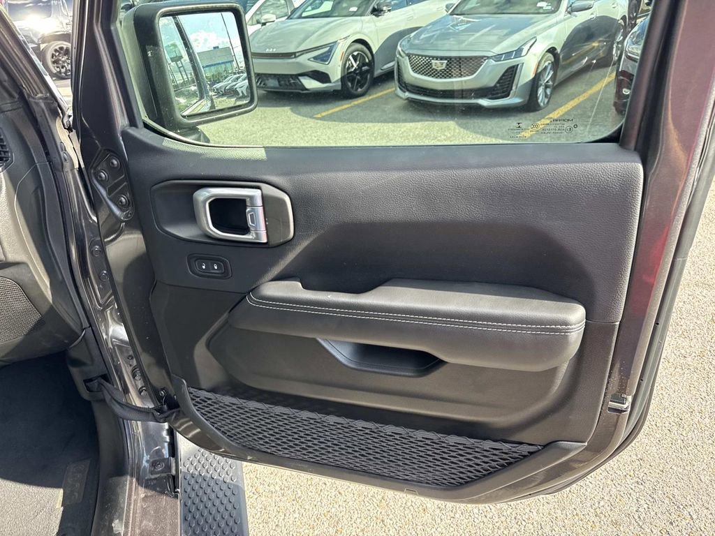 Used 2021 Jeep Wrangler Unlimited Sahara w/ Cold Weather Group image 14