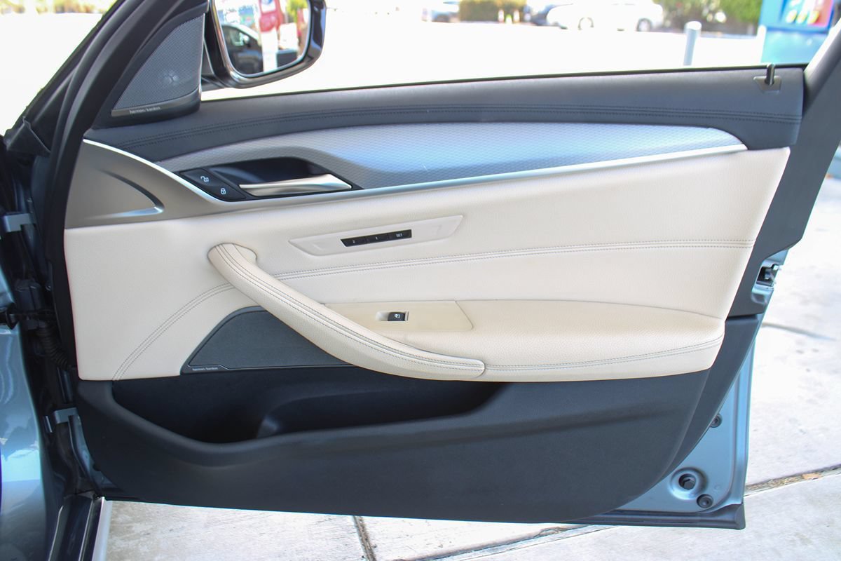 Used 2020 BMW M550i xDrive w/ Executive Package AWD/4WD image 45