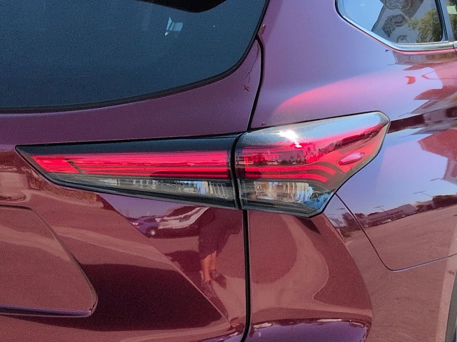 Used 2023 Toyota Highlander XLE image 11