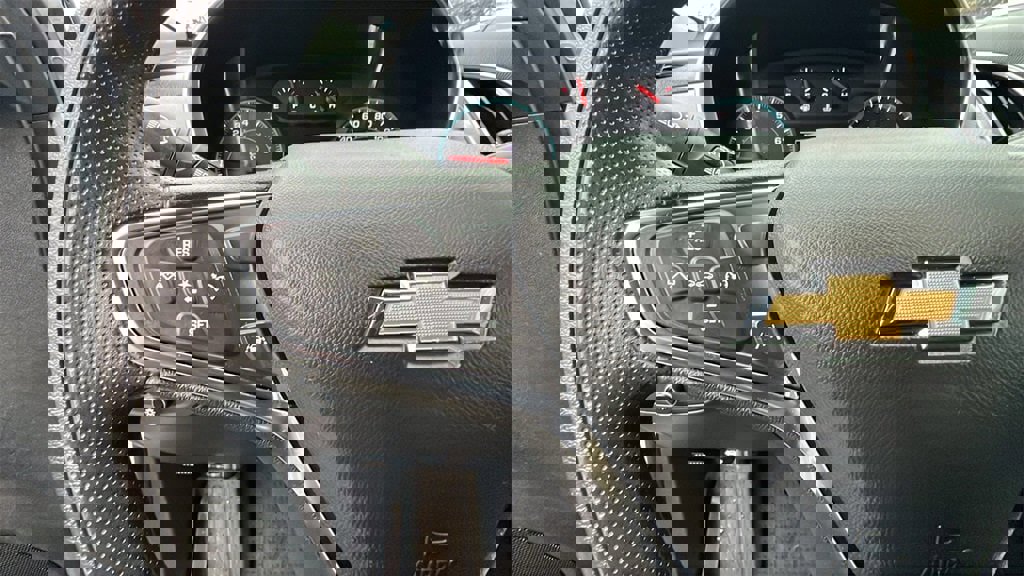 Used 2023 Chevrolet Equinox LS image 24