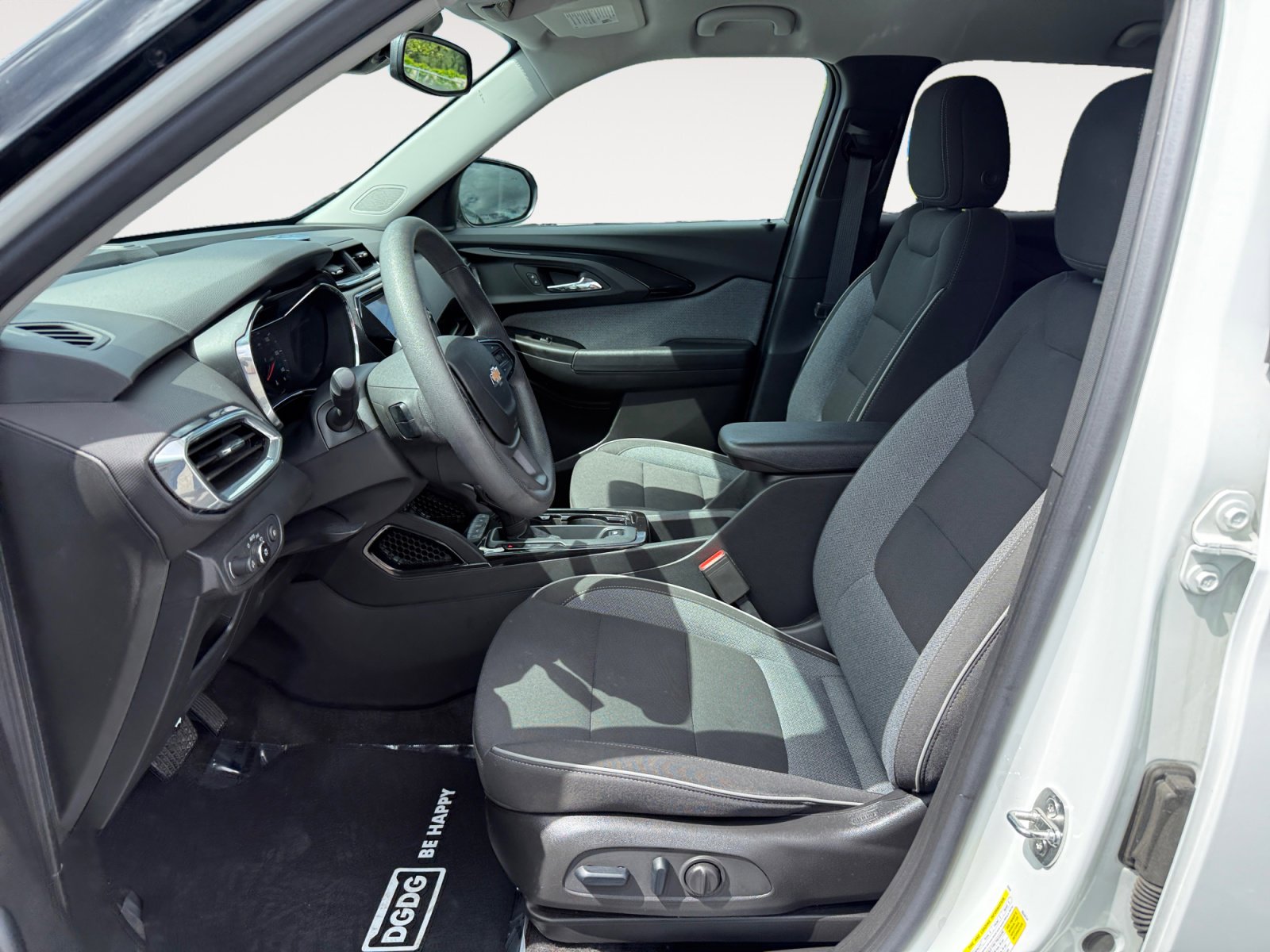 Used 2023 Chevrolet TrailBlazer LT w/ Convenience Package image 10