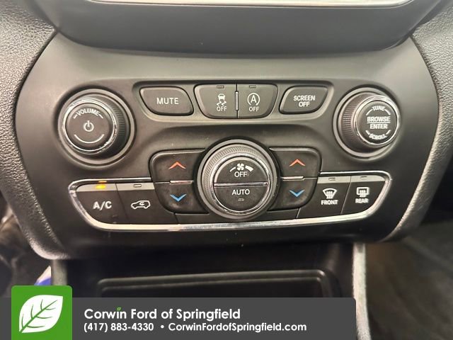 Used 2019 Jeep Cherokee Overland w/ Technology Group image 25
