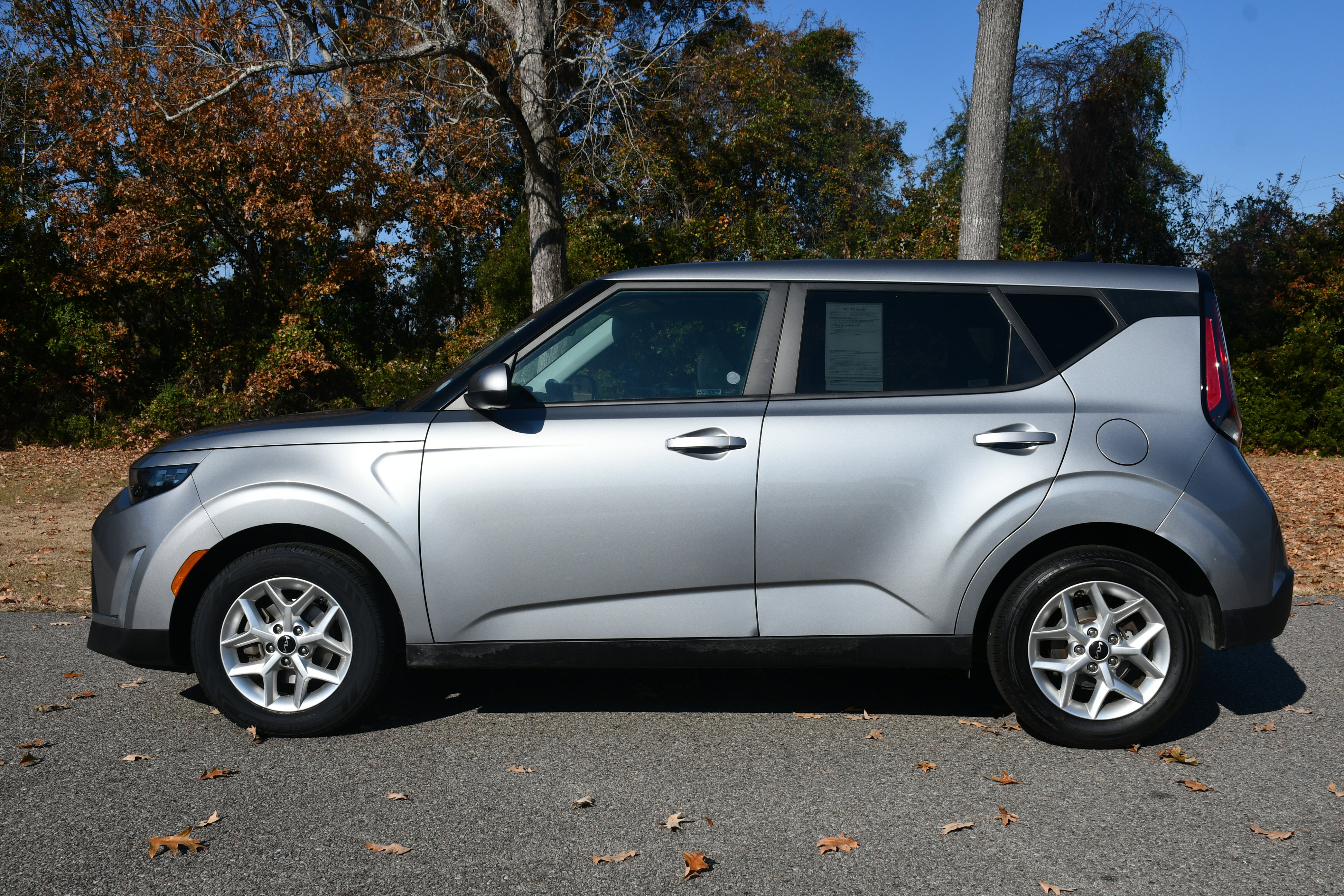 Used 2023 Kia Soul LX w/ Option Group 015 image 2