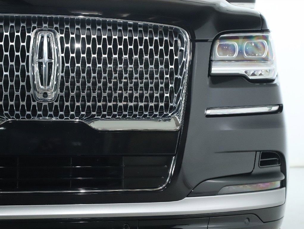 Used 2022 Lincoln Navigator Reserve image 8