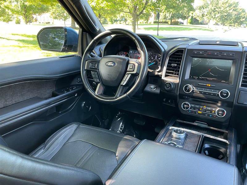 Used 2018 Ford Expedition Limited w/ Equipment Group 302A AWD/4WD image 10