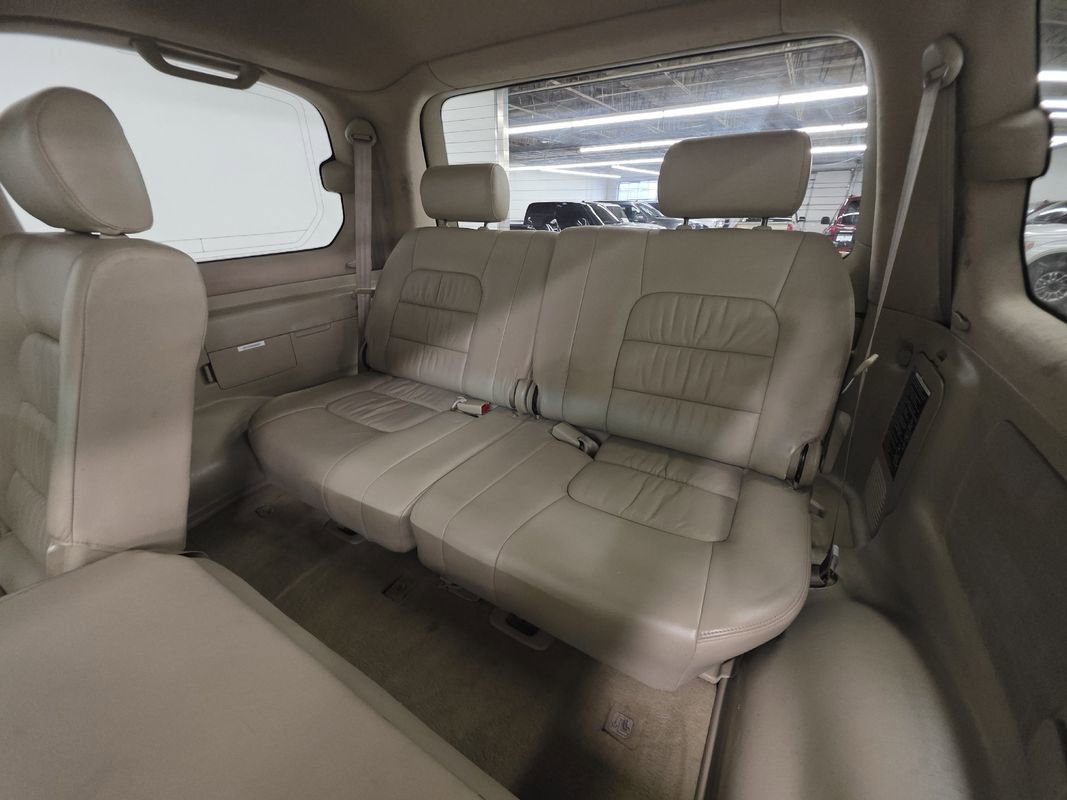 Used 2004 Lexus LX 470 4WD image 21
