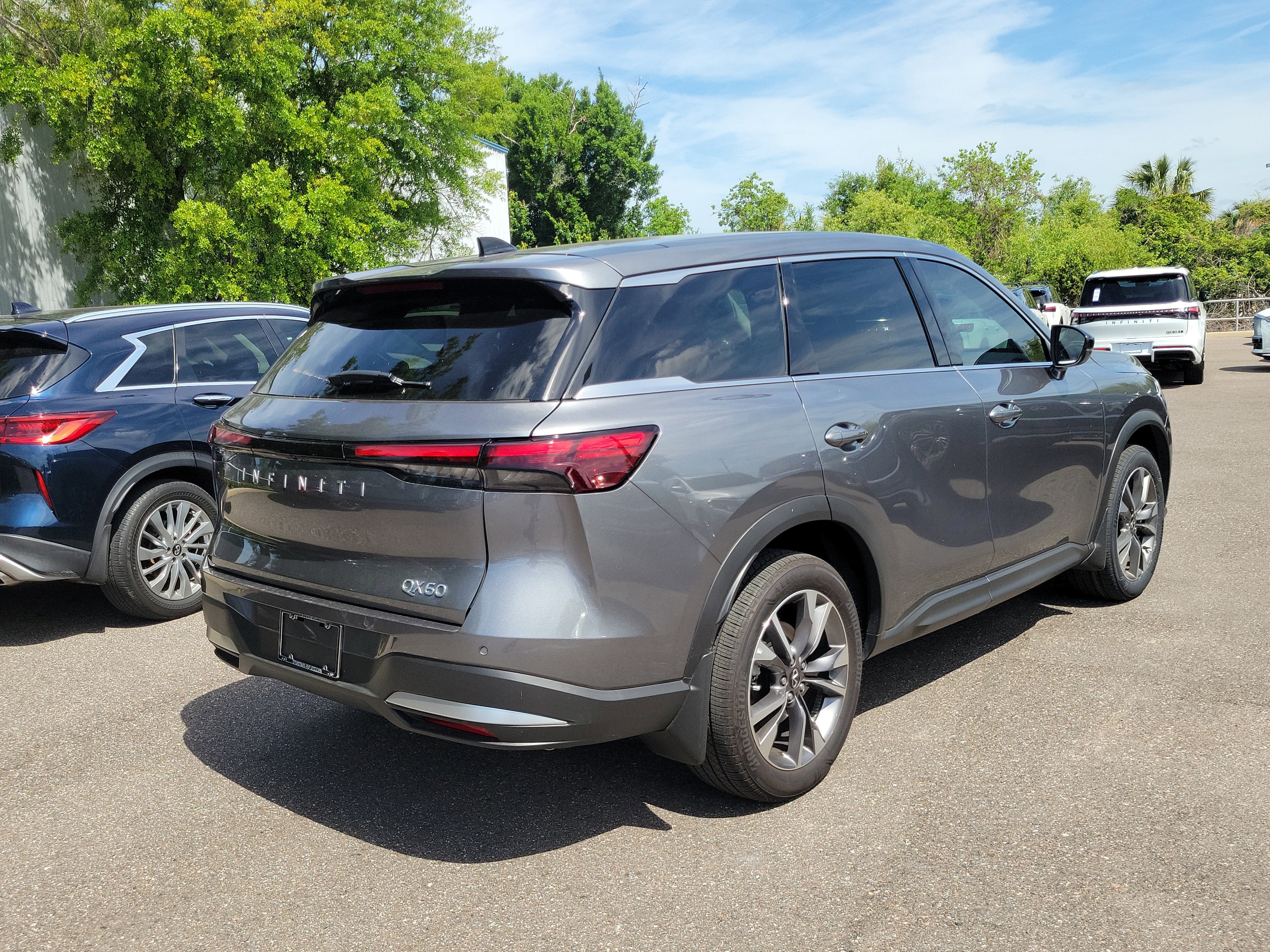 Used 2026 INFINITI QX60 Pure w/ Cargo Package image 3