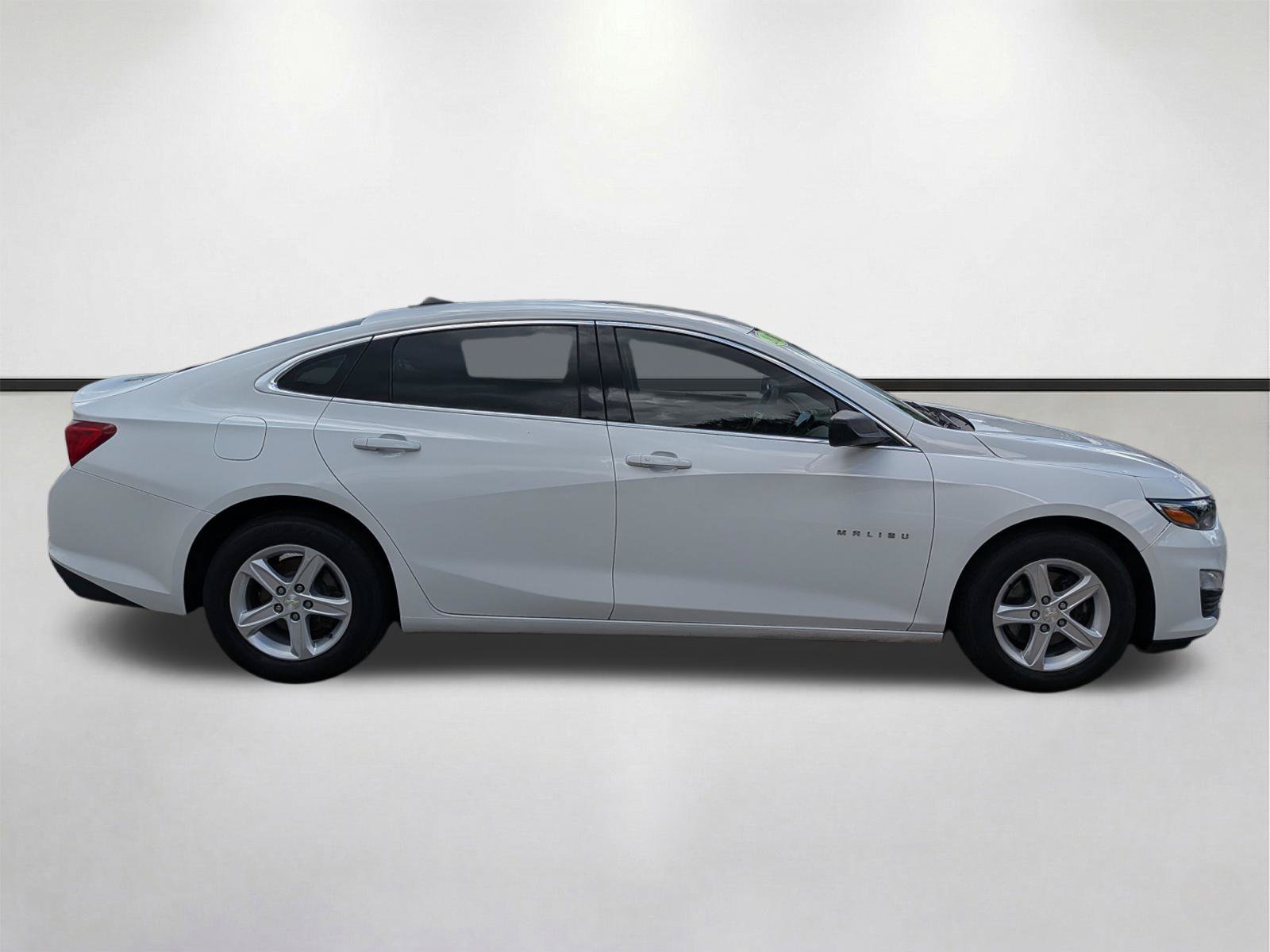 Used 2020 Chevrolet Malibu LS FWD image 3