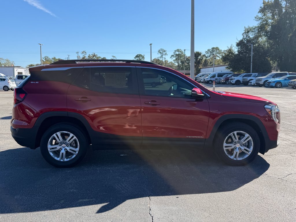 Used 2022 GMC Terrain SLE w/ Driver Convenience Package AWD/4WD image 5
