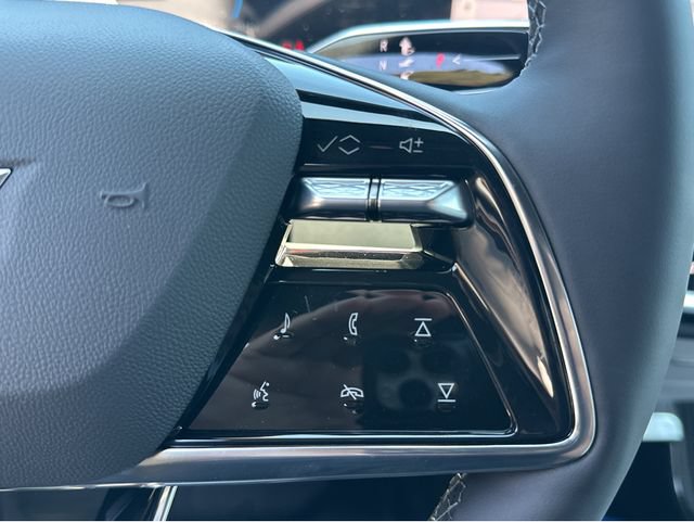 New 2026 Cadillac Lyriq Luxury w/ LPO, Floor Liner Package AWD/4WD image 28