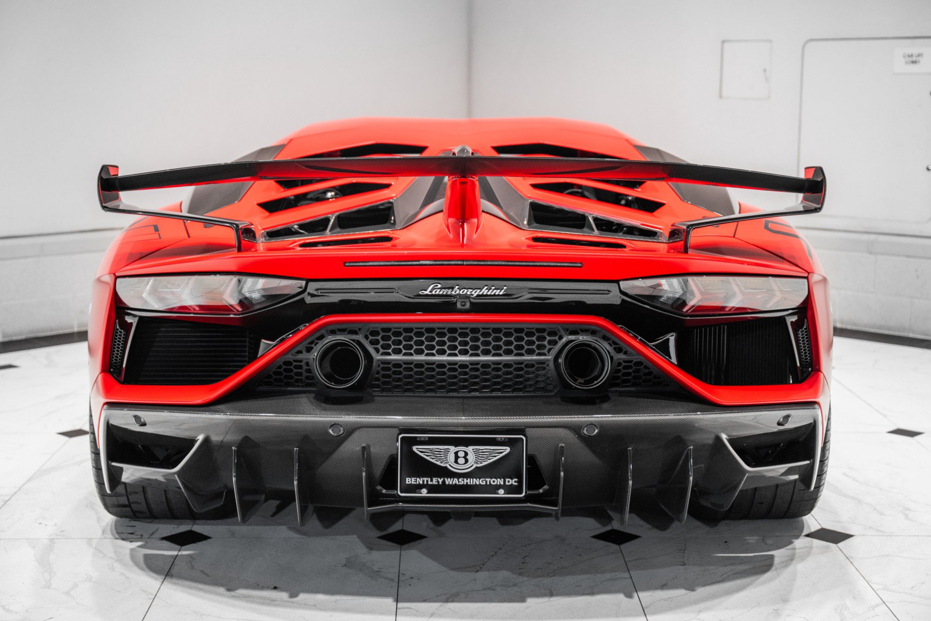 Used 2021 Lamborghini Aventador SVJ AWD/4WD image 8