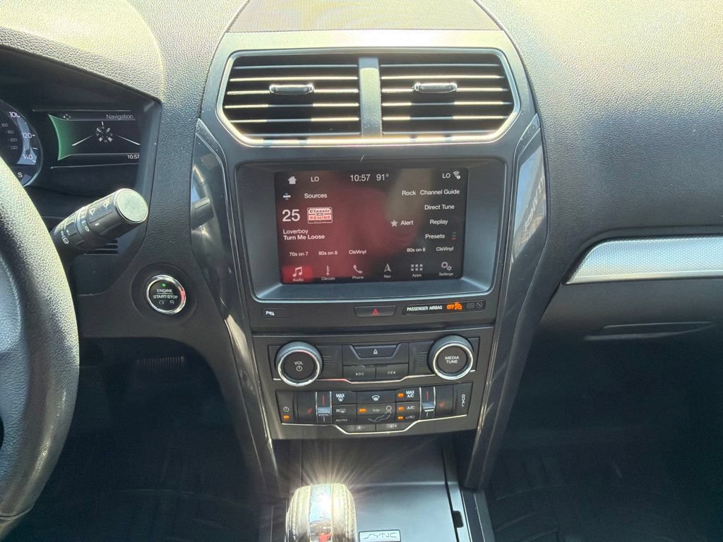 Used 2018 Ford Explorer XLT w/ Equipment Group 202A AWD/4WD image 27