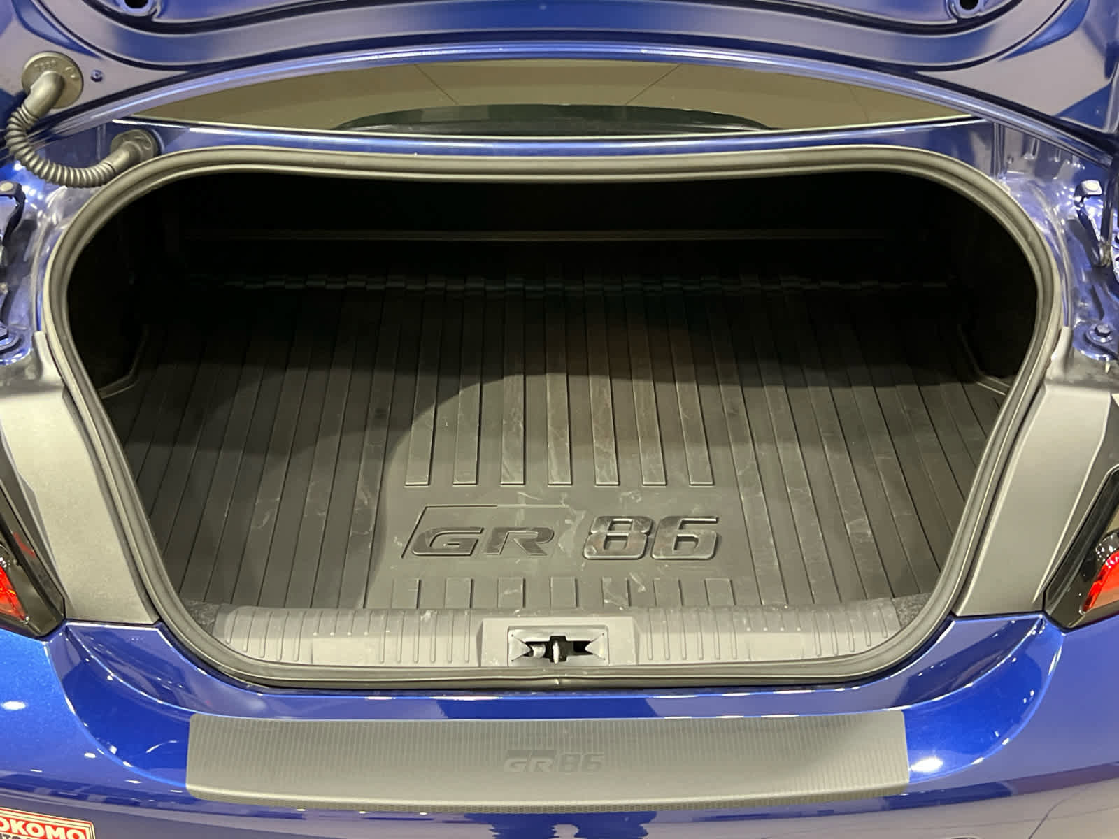 Used 2025 Toyota GR86 Premium w/ ALL Weather Mat Package (TMS) image 12