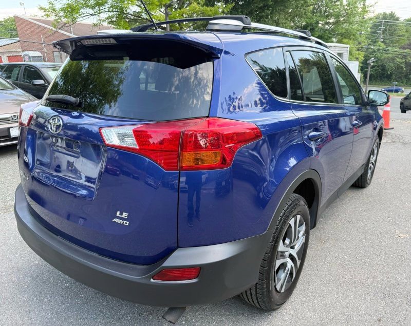 Used 2015 Toyota RAV4 LE AWD/4WD image 7