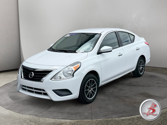 Used 2017 Nissan Versa SV FWD image 2
