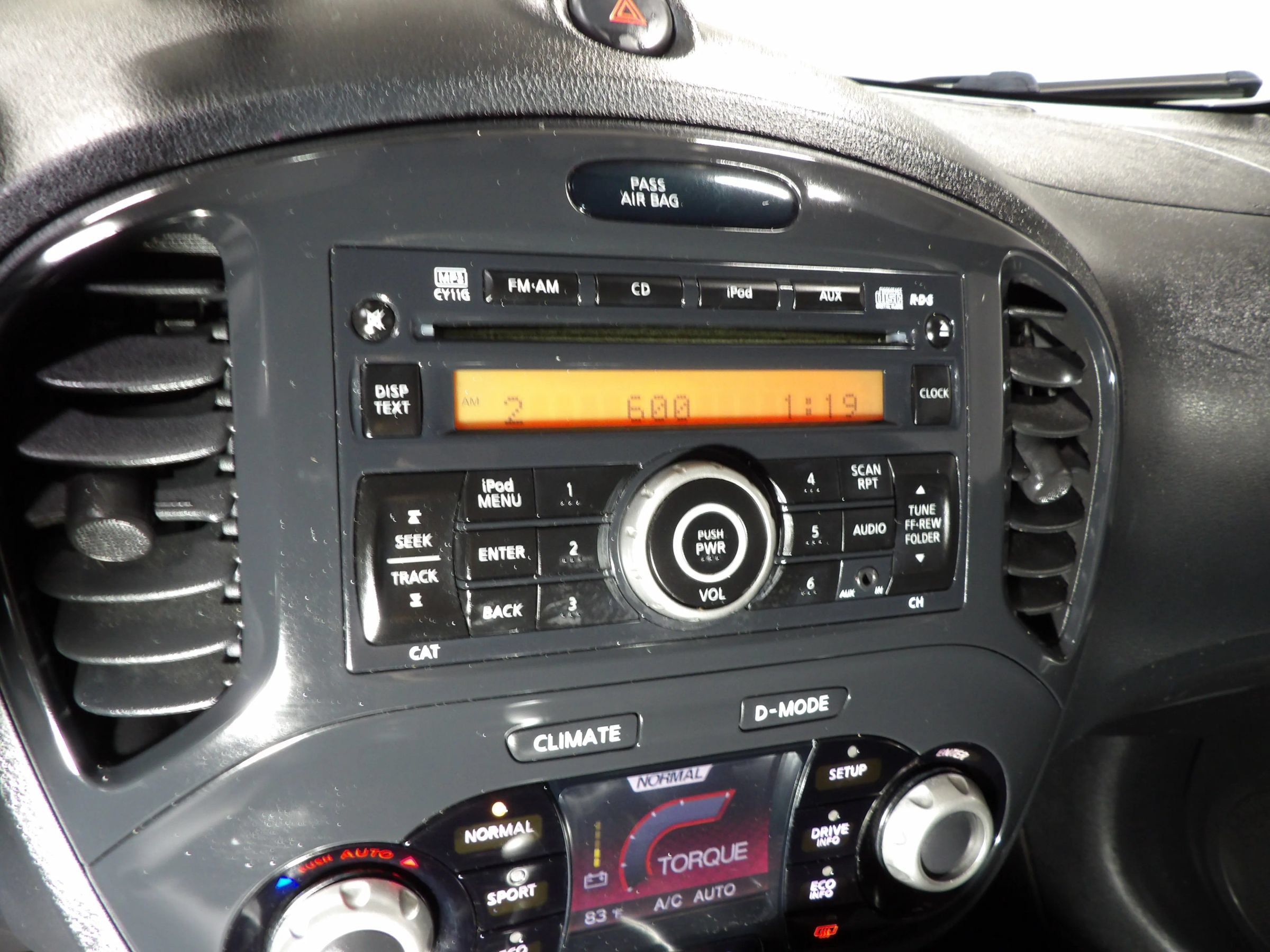 Used 2011 Nissan Juke SV FWD image 15