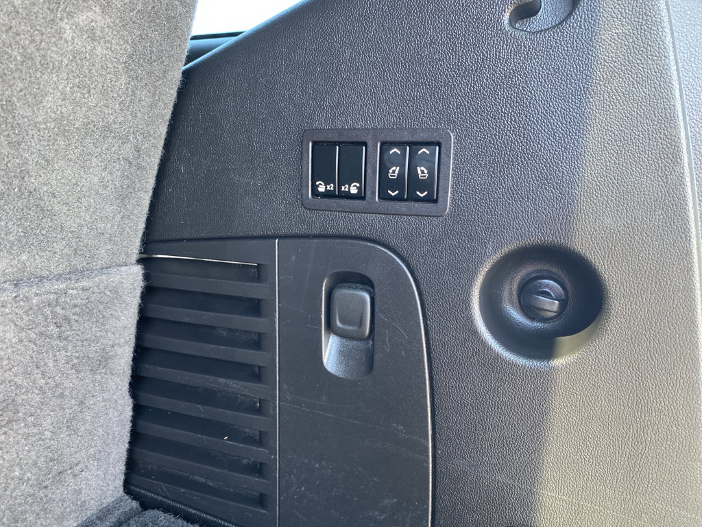 Used 2018 Chevrolet Tahoe Premier AWD/4WD image 12