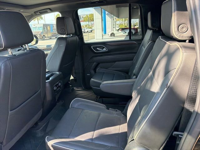 Used 2024 Chevrolet Suburban Premier w/ Premium Package image 10