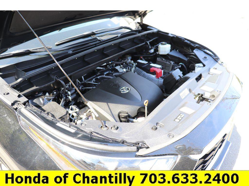 Used 2022 Toyota Highlander LE AWD/4WD image 29