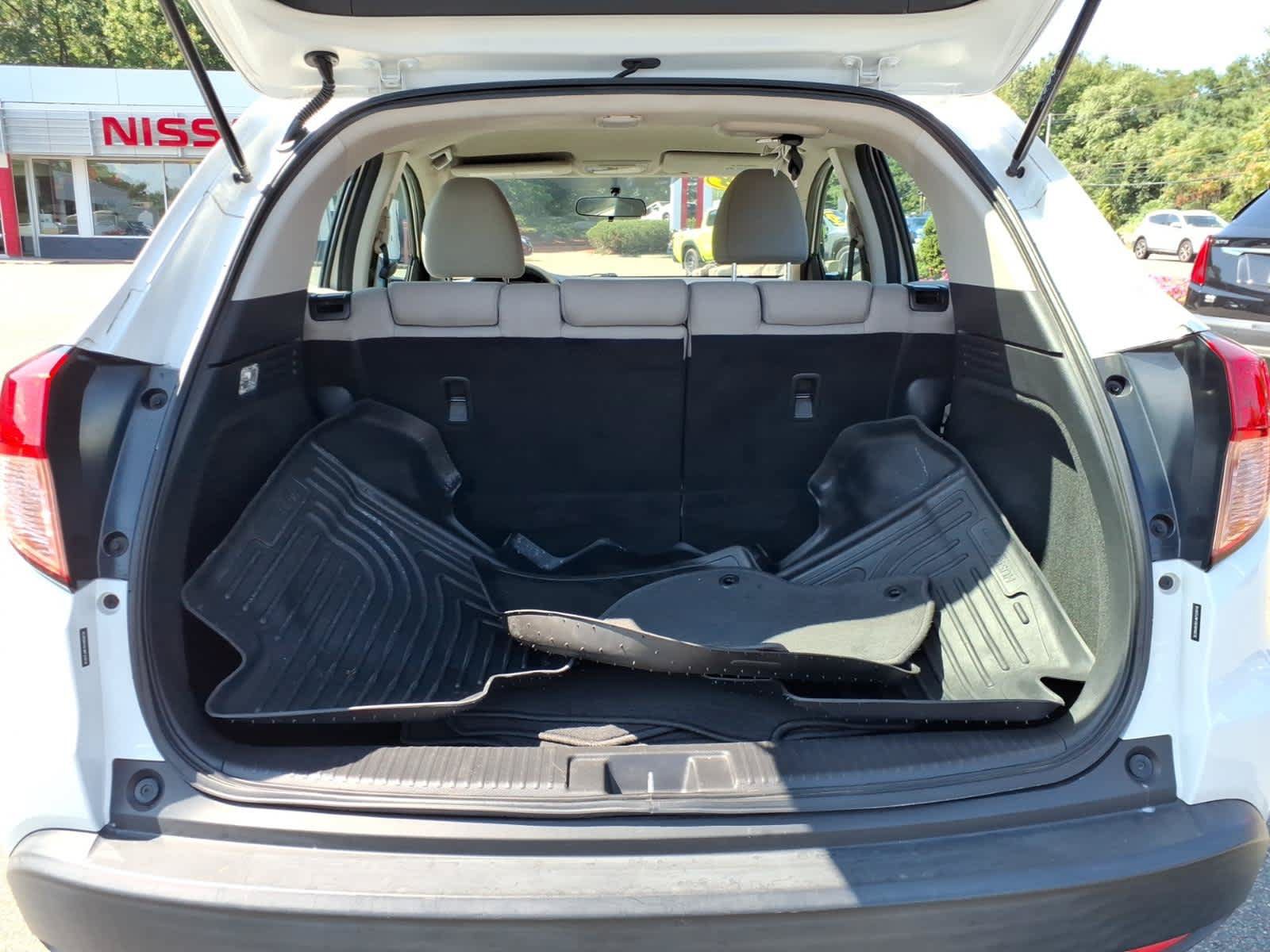 Used 2018 Honda HR-V LX image 16