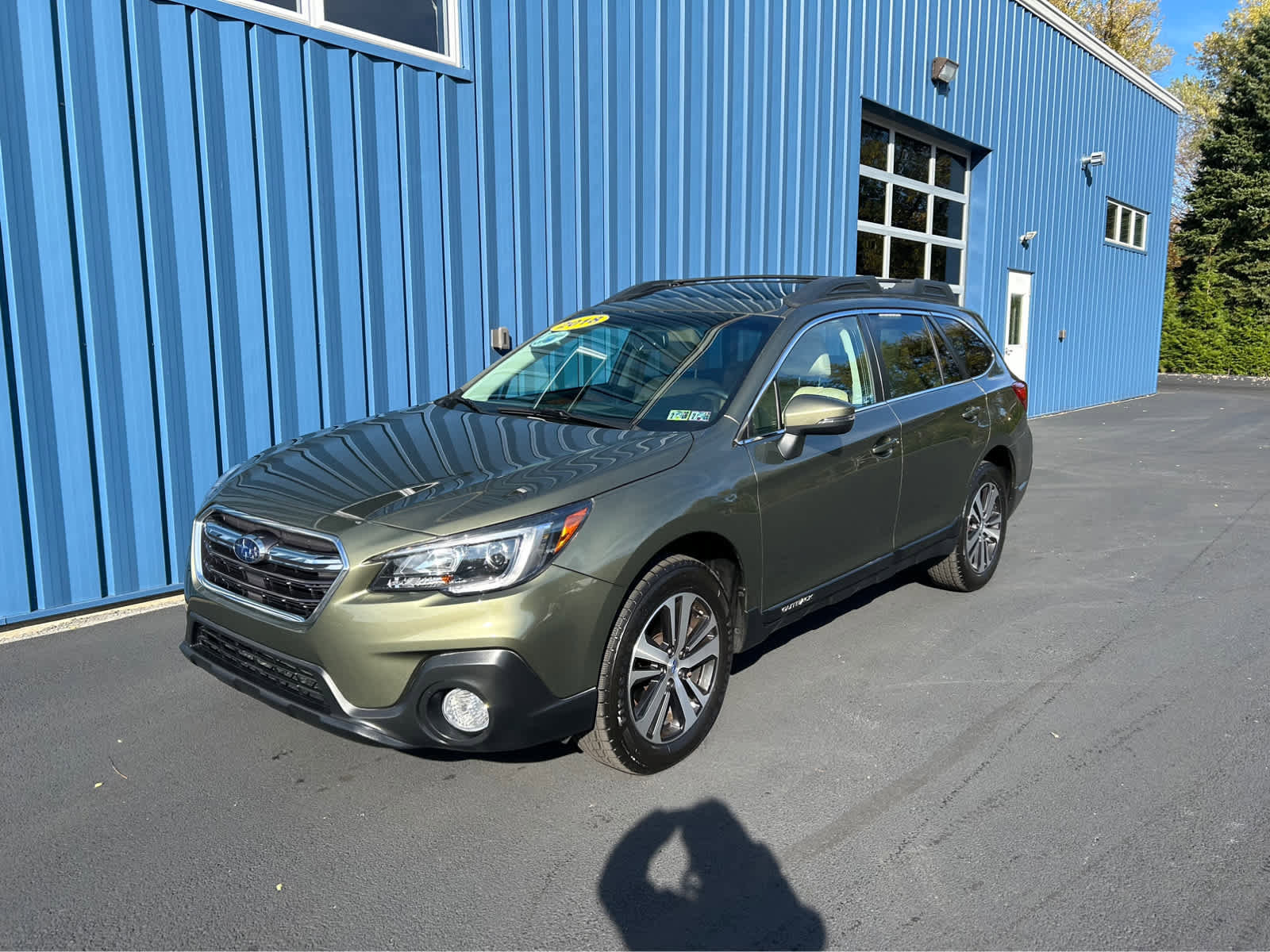Used 2018 Subaru Outback 2.5i Limited image 2