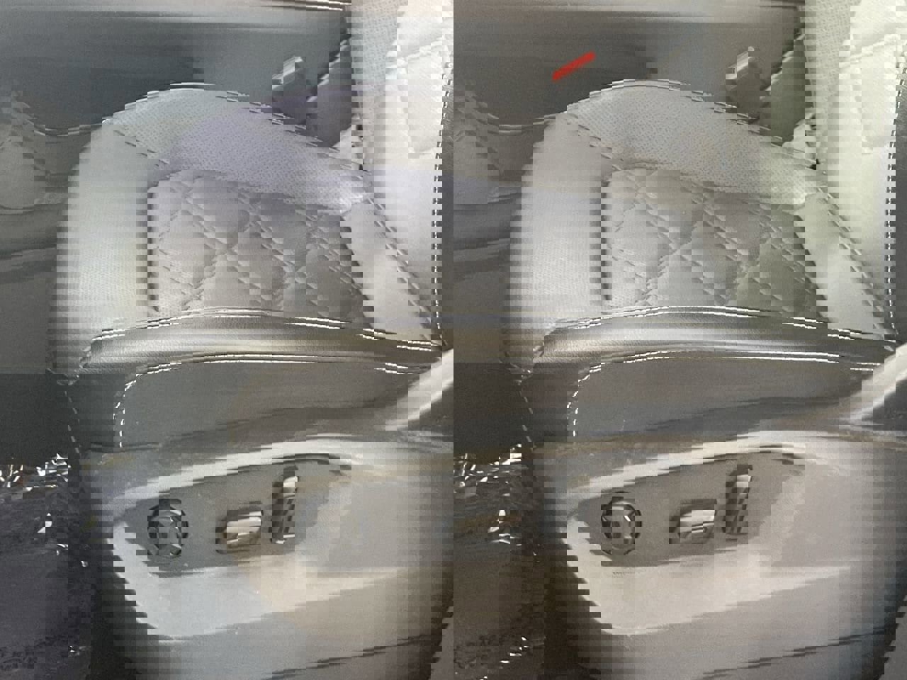 Used 2024 Volkswagen Atlas SE image 19