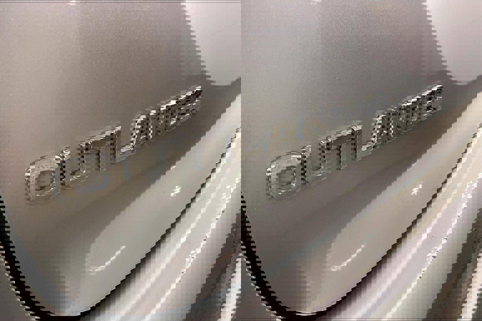 Used 2024 Mitsubishi Outlander SE image 8