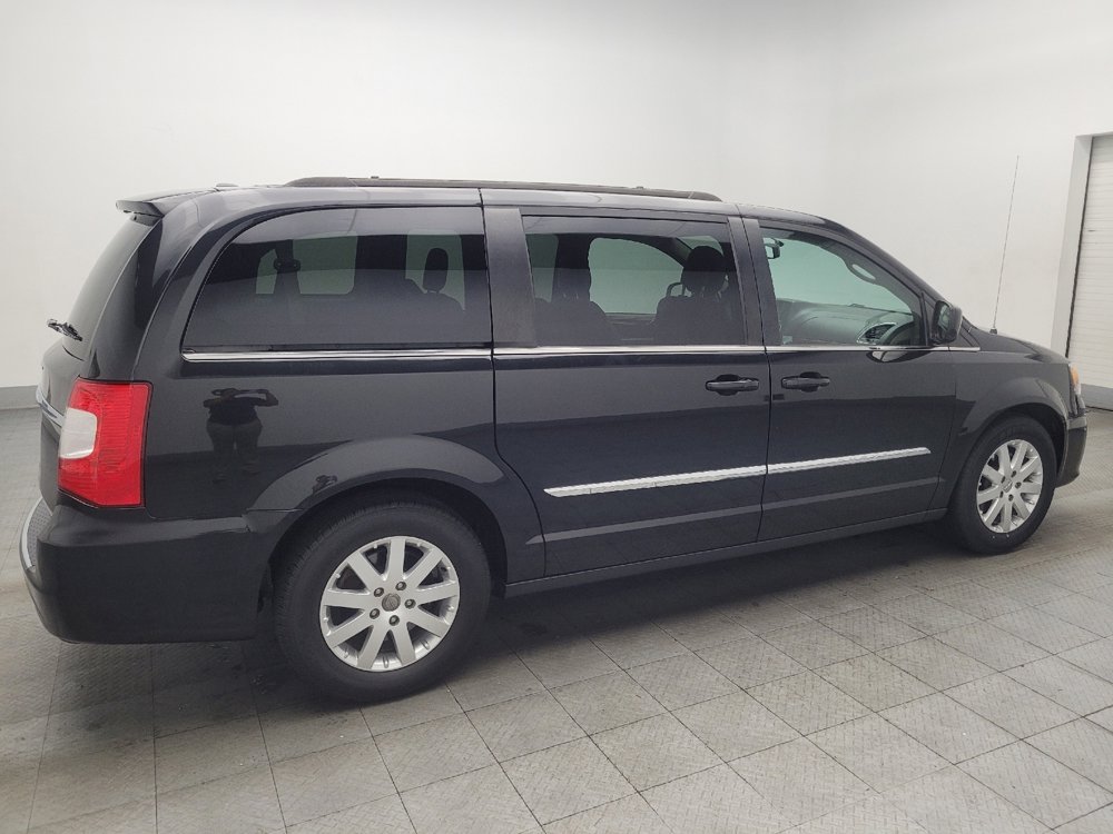 Used 2016 Chrysler Town & Country Touring image 10