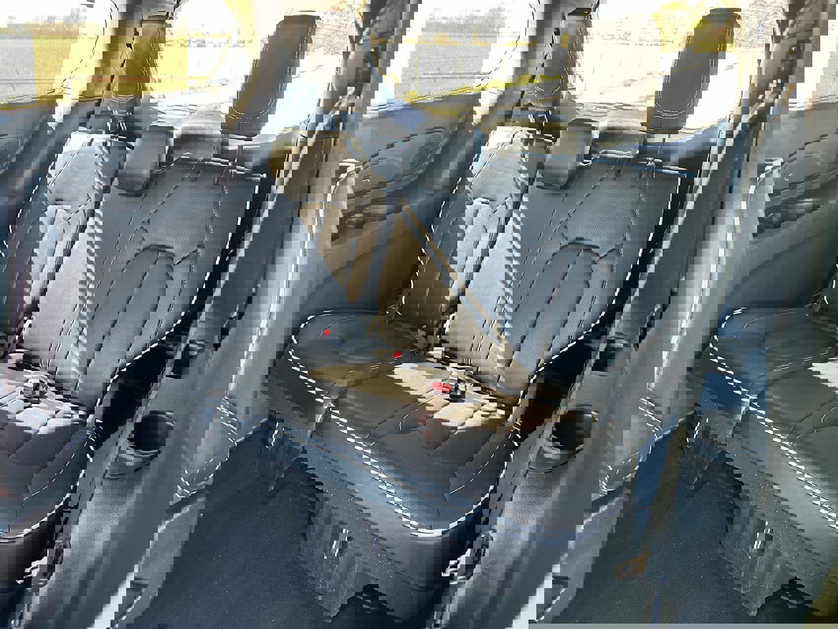 Used 2025 Chrysler Pacifica Limited image 24