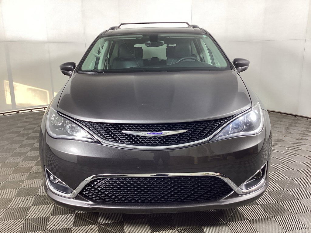 Used 2019 Chrysler Pacifica Touring-L Plus w/ Tire & Wheel Group image 6