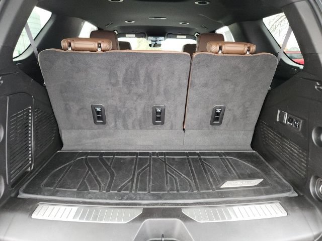 Used 2024 Chevrolet Tahoe High Country AWD/4WD image 8