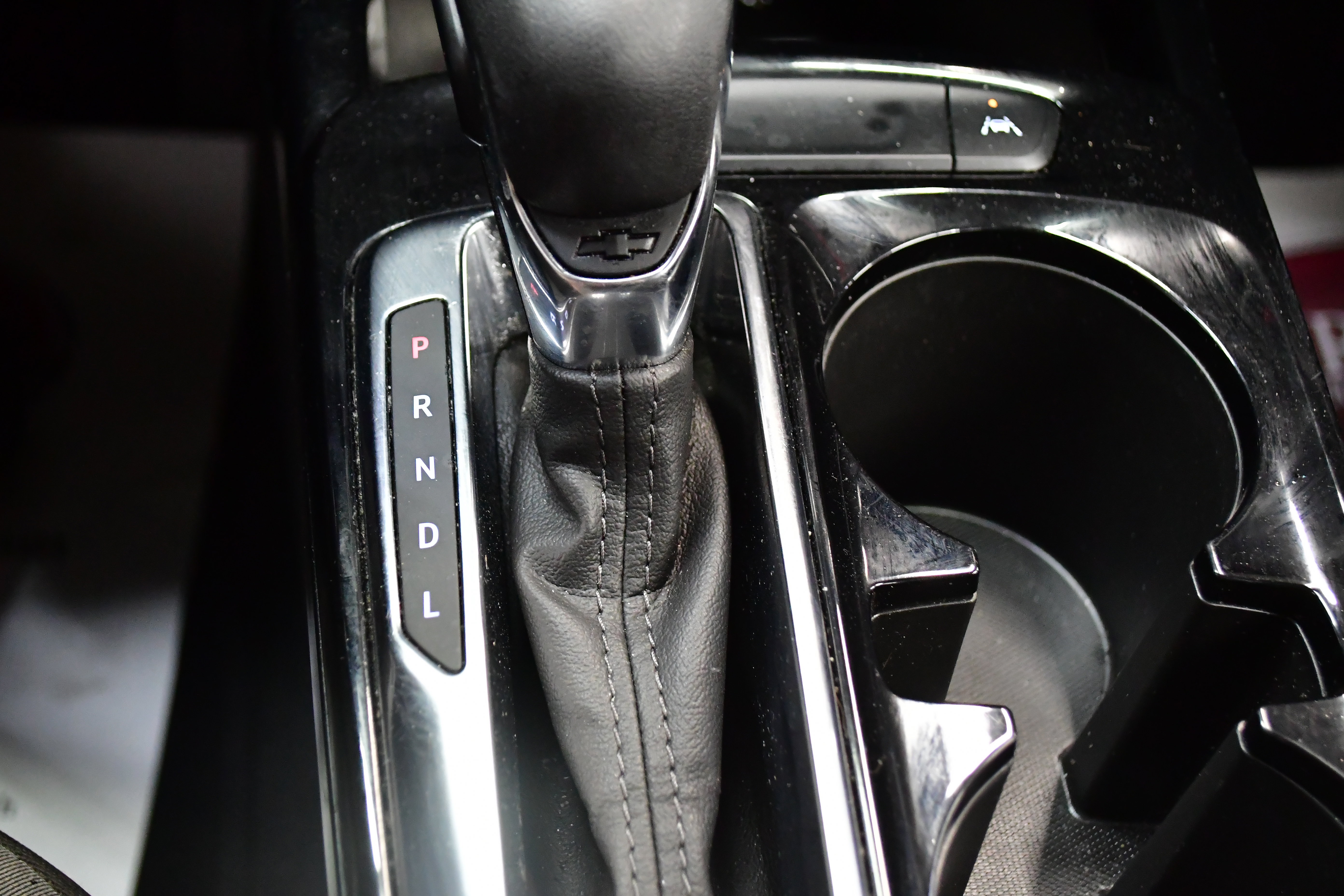 Used 2025 Chevrolet Trax LT w/ LT Convenience Package FWD image 33