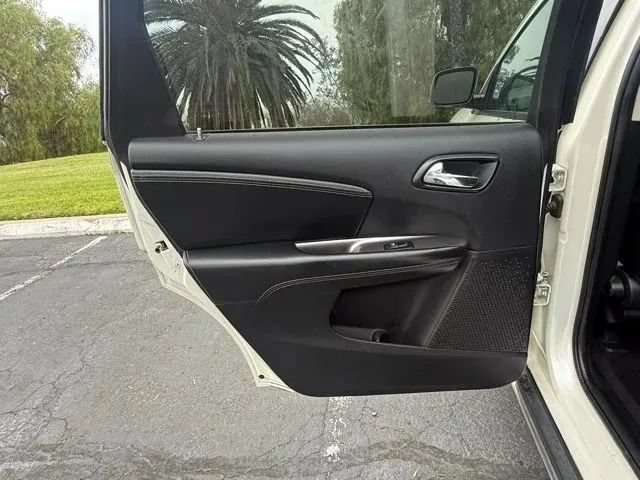 Used 2017 Dodge Journey Crossroad FWD image 11