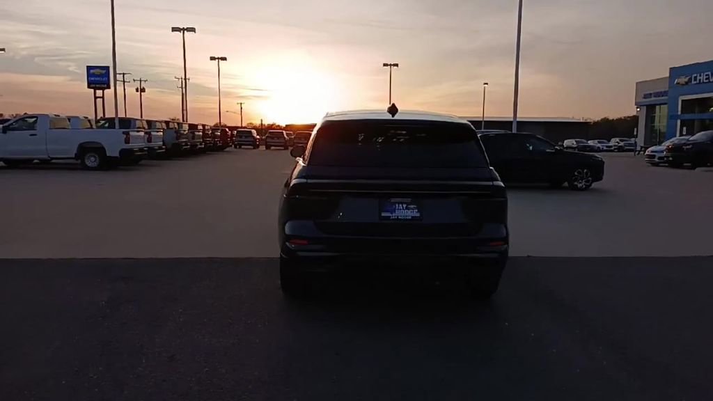 Used 2024 Lincoln Nautilus Premier w/ Jet Appearance Package image 7