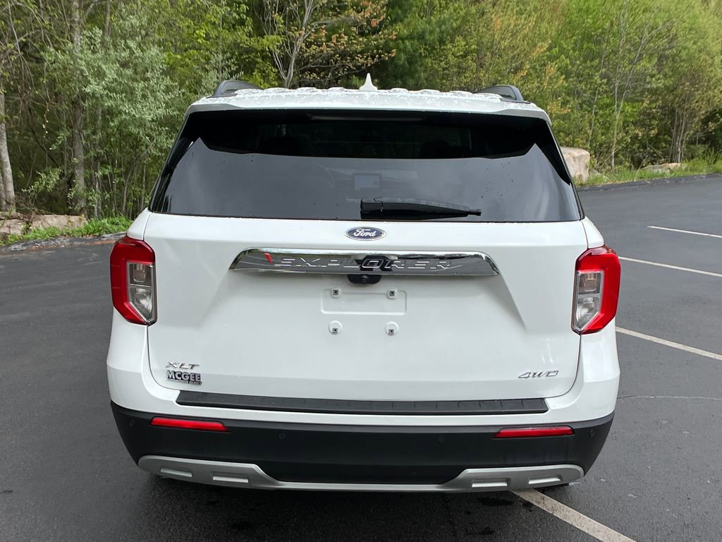 Used 2023 Ford Explorer XLT w/ Equipment Group 202A AWD/4WD image 4