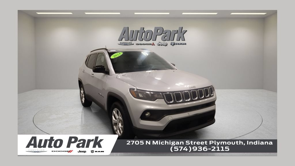 Used 2024 Jeep Compass Latitude AWD/4WD image 1
