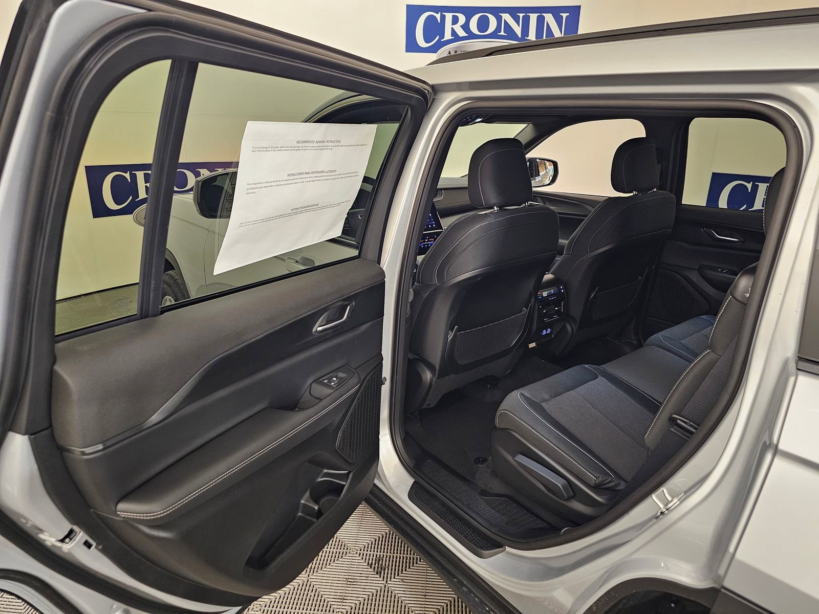 New 2025 Jeep Grand Cherokee L Altitude image 37