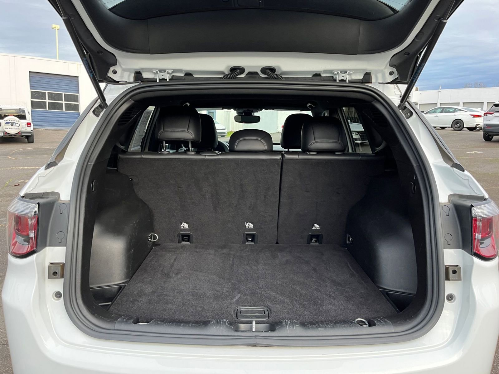 Used 2025 Jeep Compass Trailhawk w/ Trailer Tow Group image 31