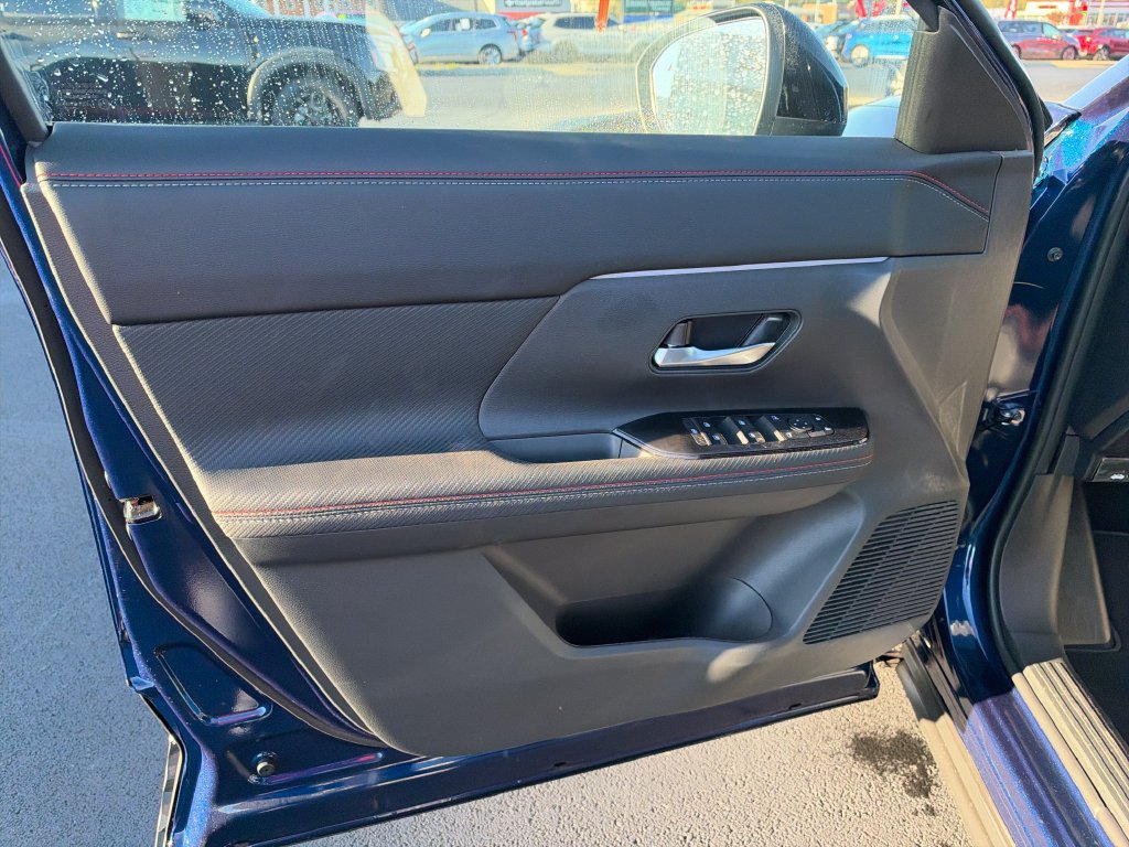 New 2027 Nissan Kicks SR w/ SR Premium Package AWD/4WD image 12