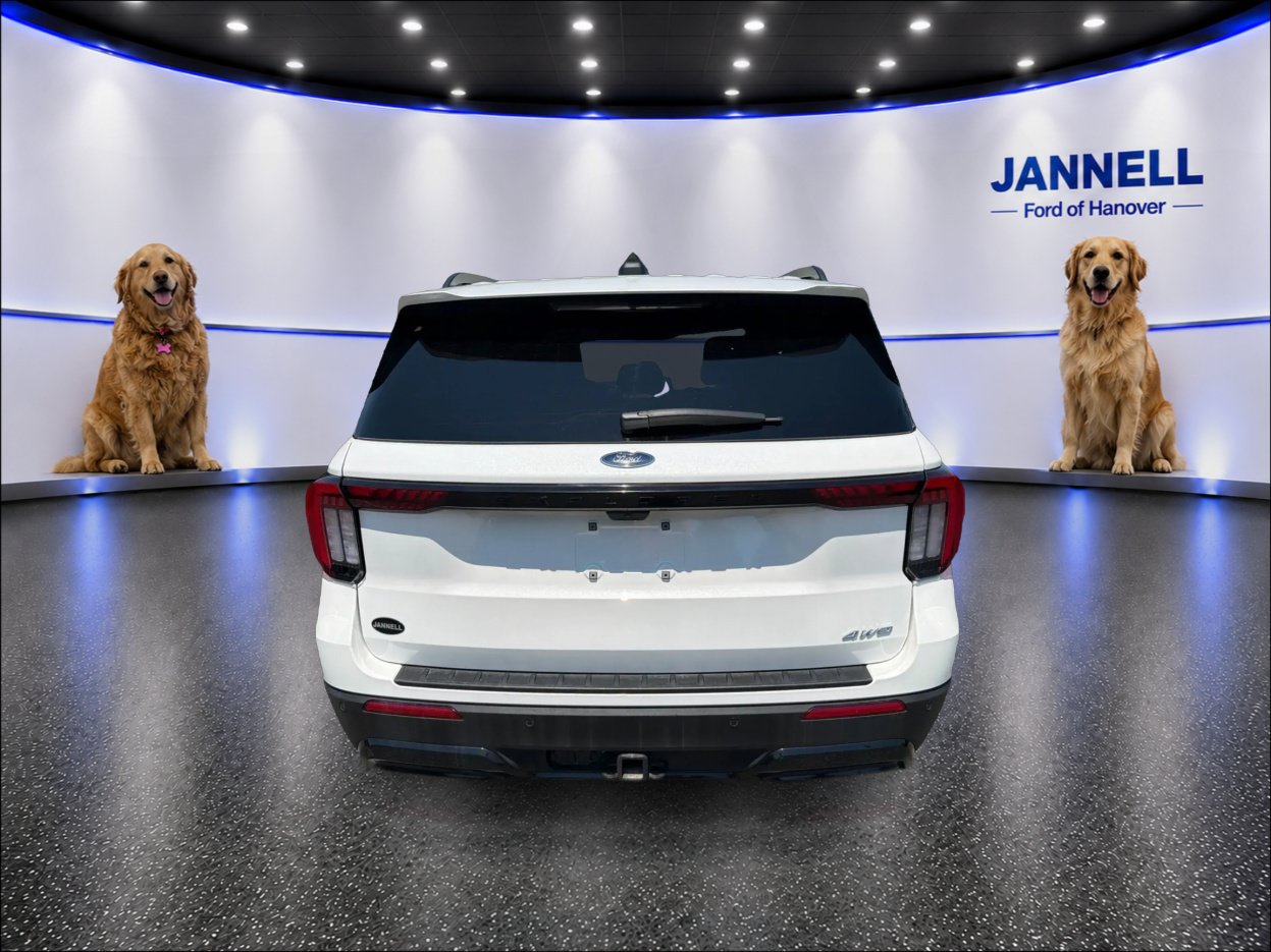Used 2025 Ford Explorer ST-Line w/ ST-Line Street Pack AWD/4WD image 7