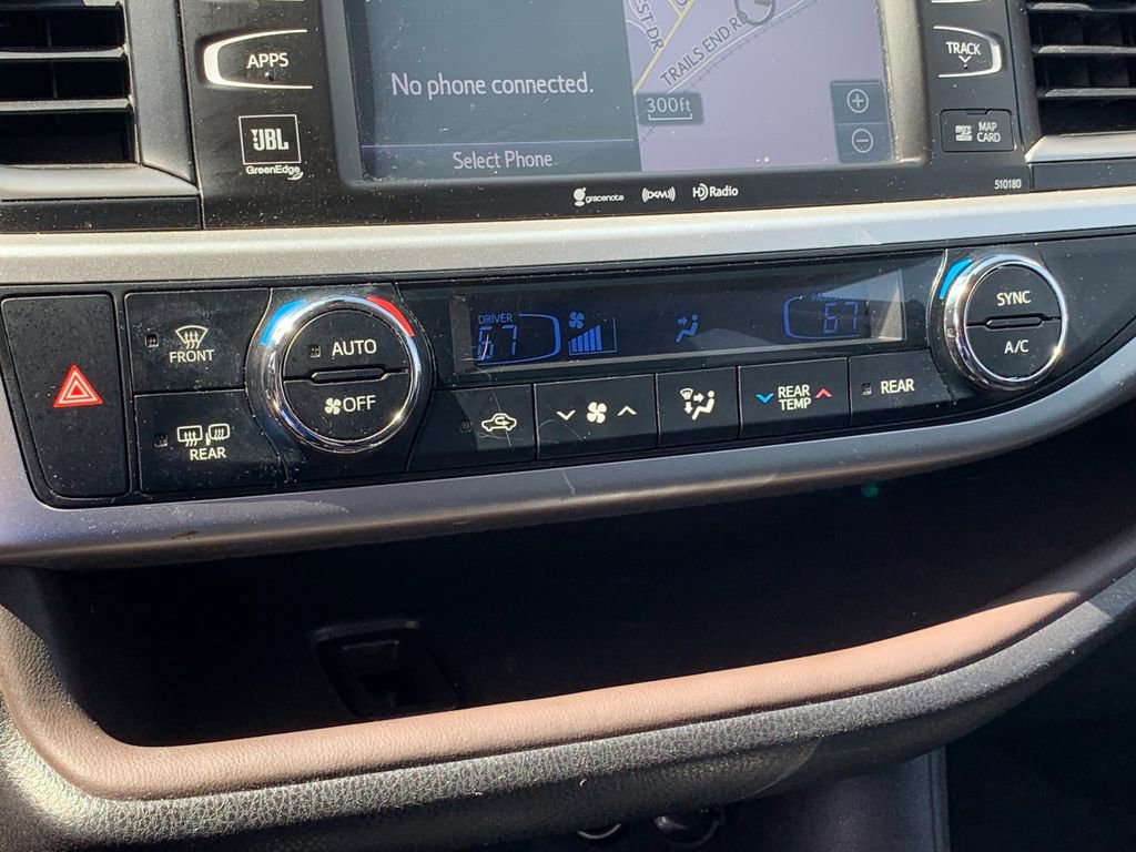Used 2018 Toyota Highlander Limited image 27
