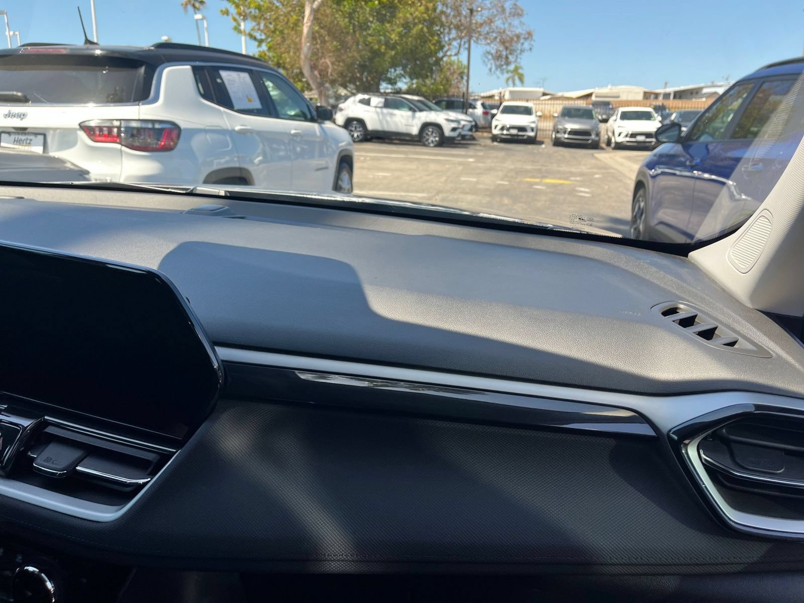 Used 2025 Chevrolet TrailBlazer LT FWD image 35