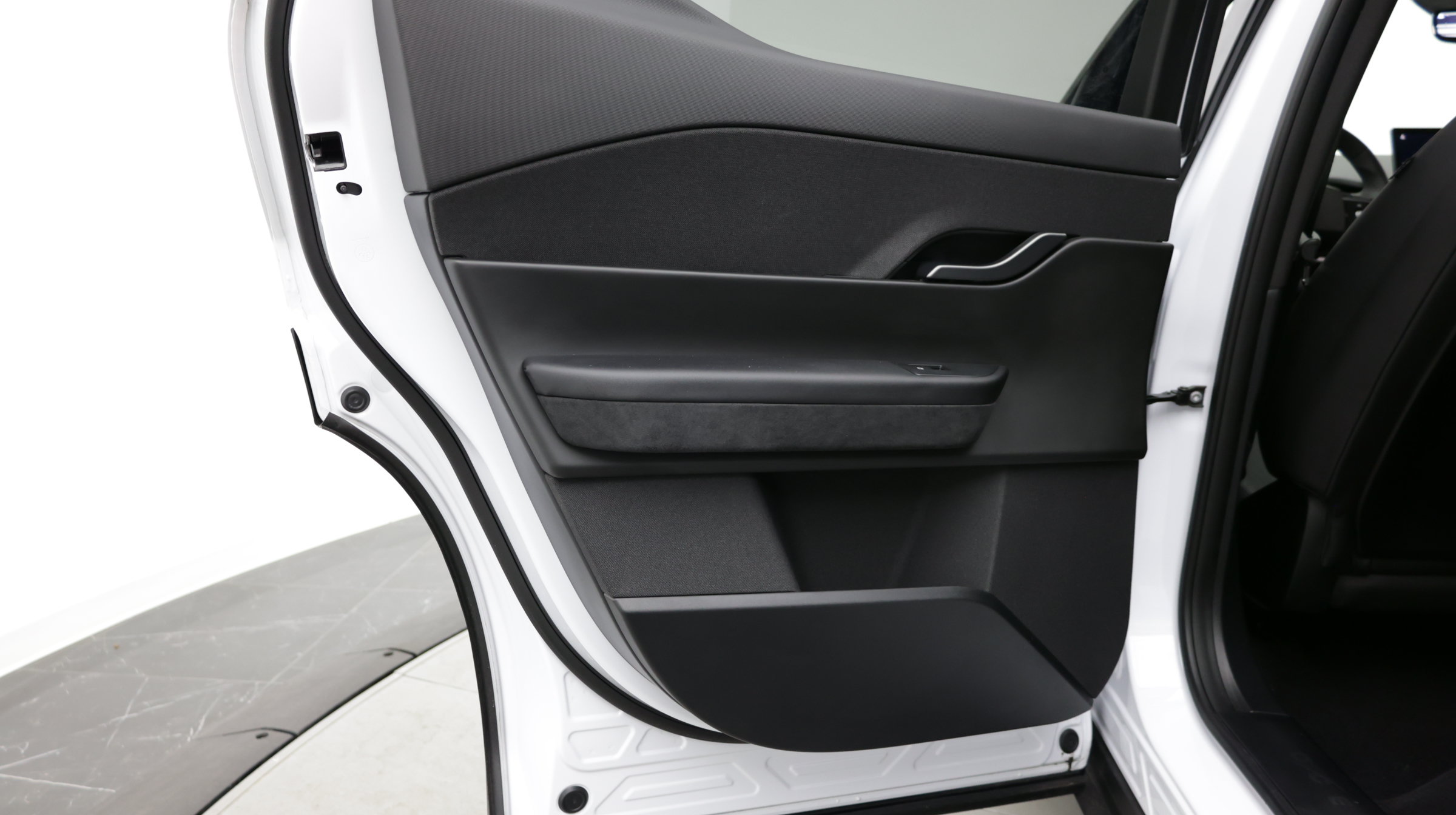 Used 2023 Fisker Ocean Sport FWD image 35