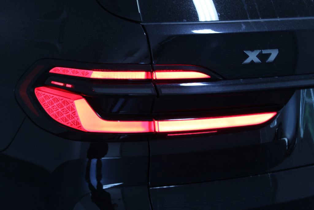 Used 2024 BMW X7 M60i w/ Executive Package image 59