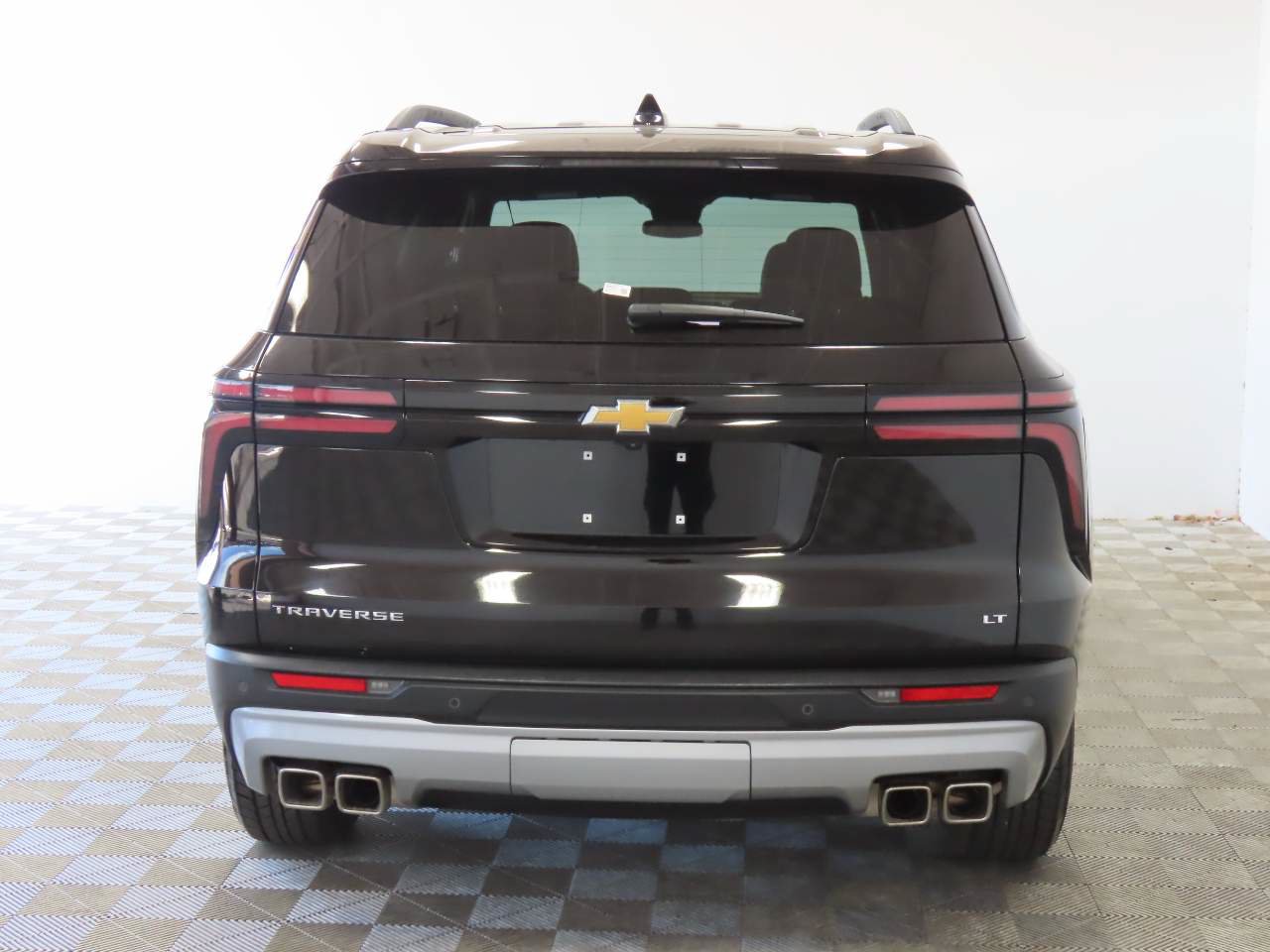 Used 2024 Chevrolet Traverse LT FWD image 4
