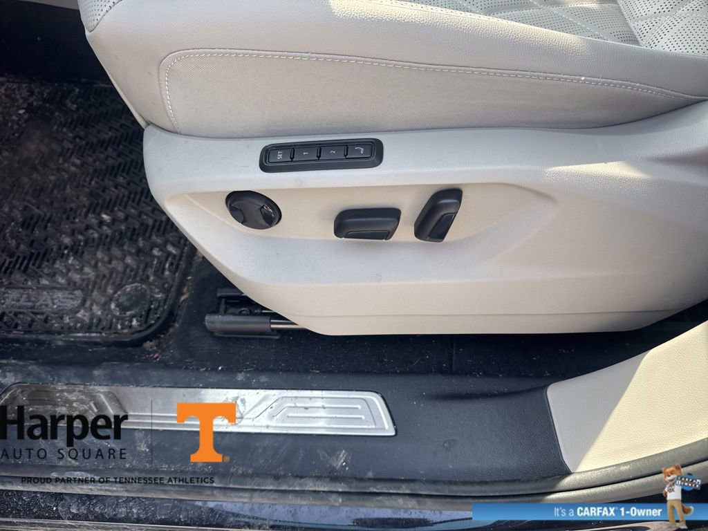 Used 2025 Volkswagen Atlas SEL Premium R-Line image 19