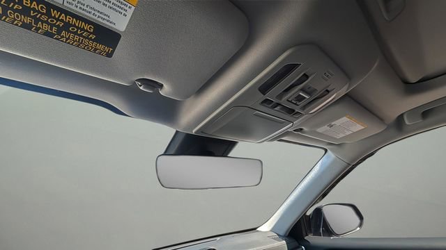 Used 2020 Toyota Highlander XLE AWD/4WD image 28