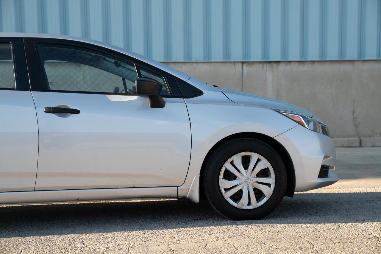 Used 2020 Nissan Versa S FWD image 11