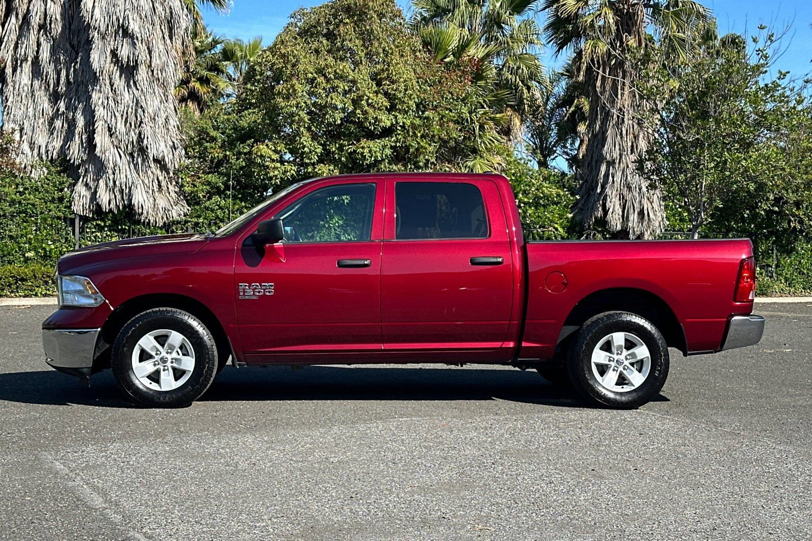 Used 2022 RAM 1500 Classic SLT RWD image 6
