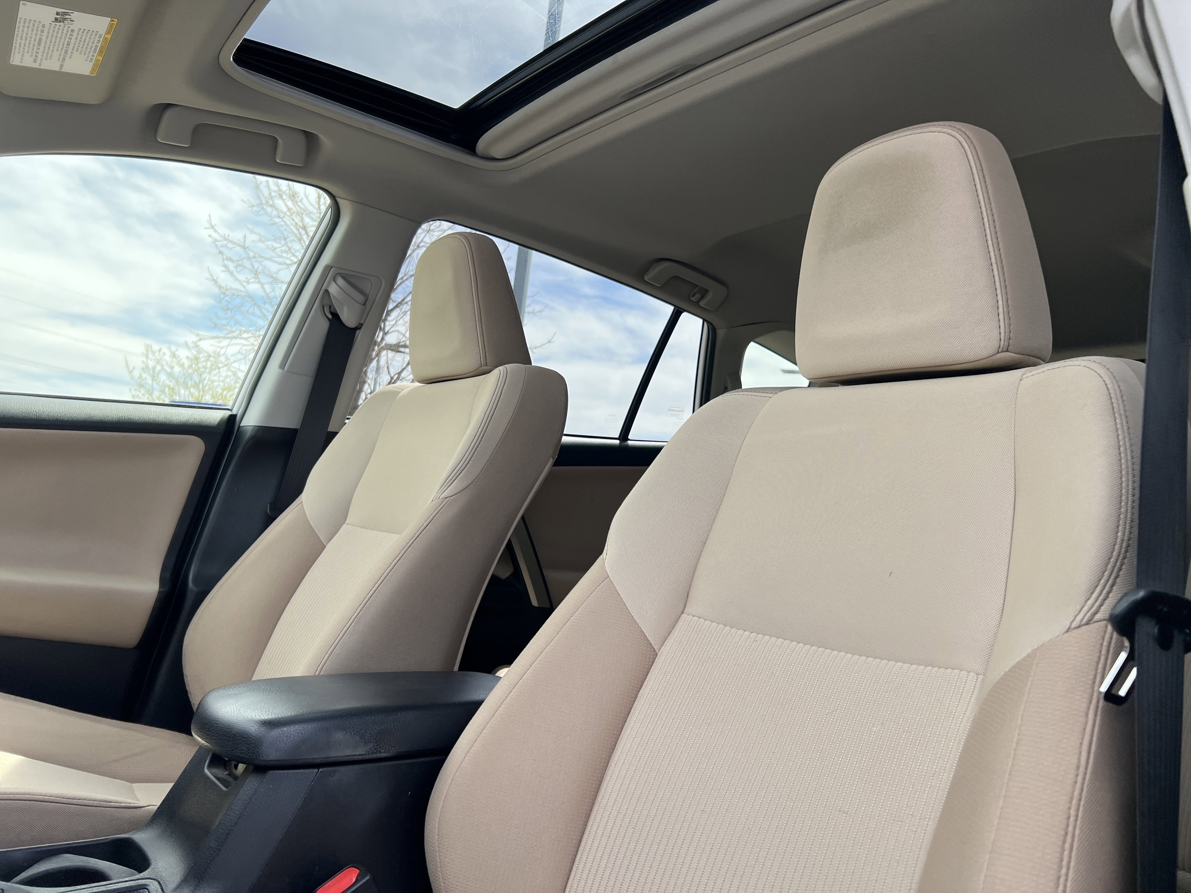 Used 2015 Toyota RAV4 XLE image 24